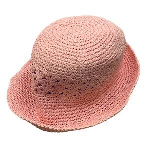 Light pink knitted vintage cottage hat with brim and detailed pattern size small